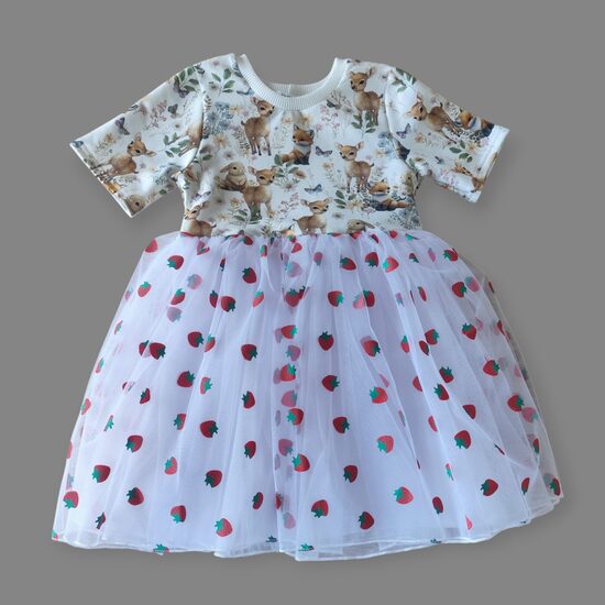 Kleita "Zvēriņi" ar zemeņu tillu